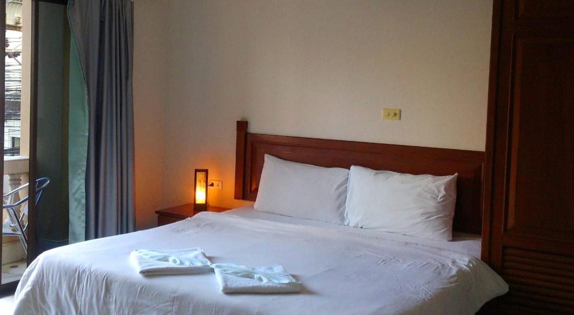 Sawasdee Mansion Hotel Patong Buitenkant foto