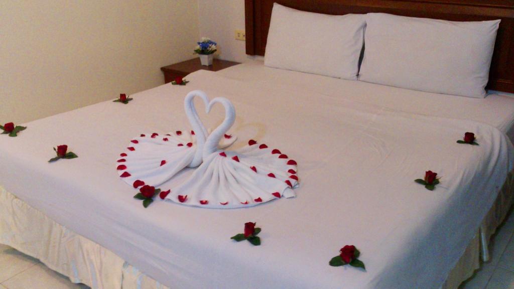Sawasdee Mansion Hotel Patong Buitenkant foto